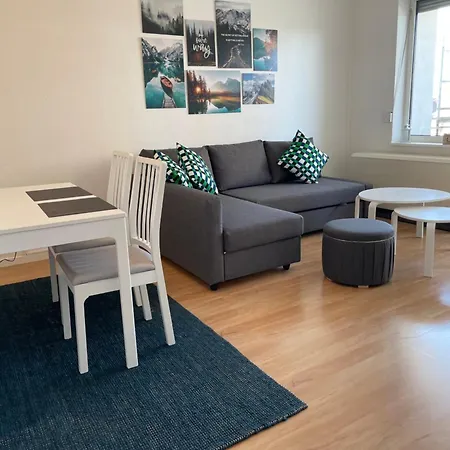City-apartment Mit Theaterblick Apartamento